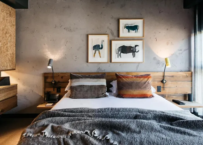 5 star hotels Ovolo Canberra, A Wyndham